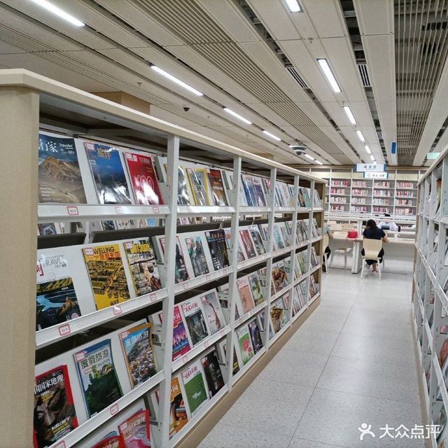 北京市朝陽區勁松街道八棵楊北街百環家園北區西側朝陽區圖書館(新館)