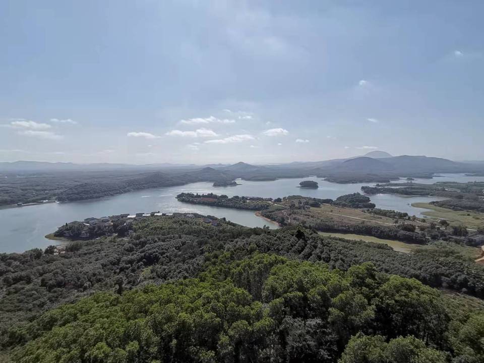 海南儋州儋陽樓包括:儋陽樓森林公園,儋州市儋陽樓歷史博物館,公廁