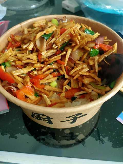 腊肉萝卜干木桶饭图片