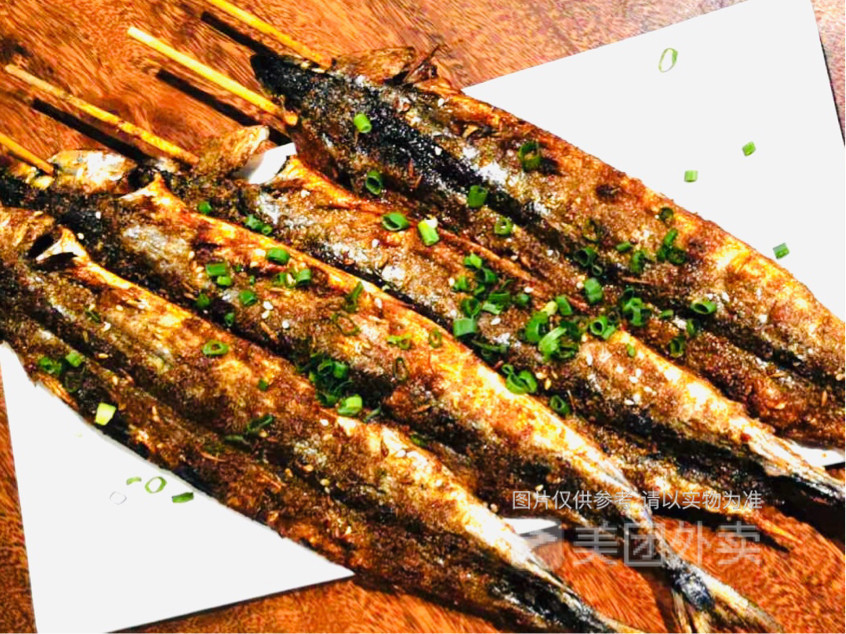 炭烤秋刀鱼图片