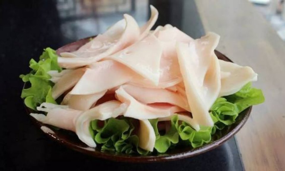 精品毛肚胡椒猪肚煲鸡推荐菜:地址(在哪里):丹燊猪肚鸡位于宿迁市泗洪