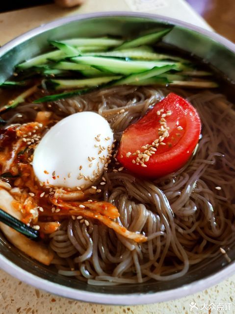 拌荞麦冷面图片