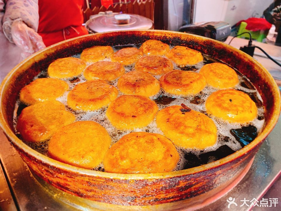 推荐菜:介绍:地址(在哪里):临潼柿子饼(永兴坊店)位于西安市新城区