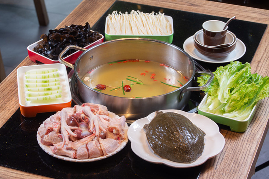 鼎昌荣百味鸡煲图片