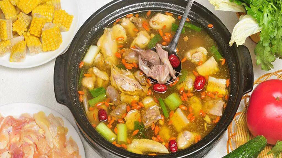 鸽子猪肚煲图片