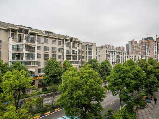 怎么走,在哪,在哪里,在哪儿):贵阳市清镇市百花新城碧翠红枫旁边电话