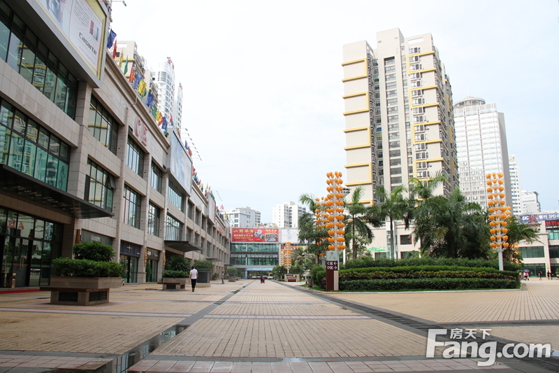 京华城包括:国贸城,香港满记甜品(京华城店),必胜客,玉沙·京华城