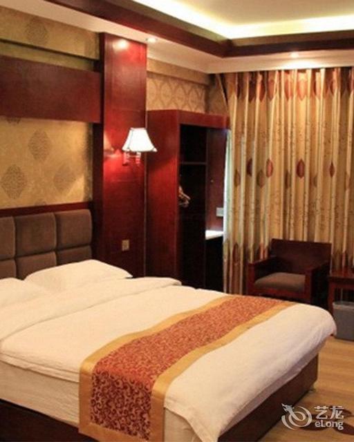 怎么去,怎么走,在哪,在哪里,在哪儿):甘孜藏族自治州得荣县太阳谷镇