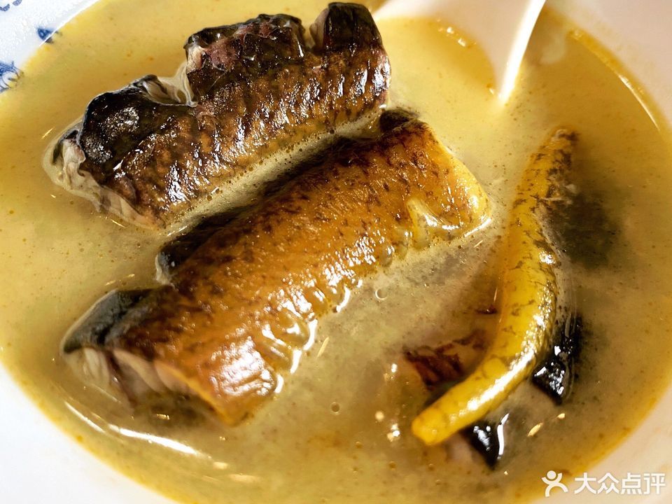 野生长鱼汤图片