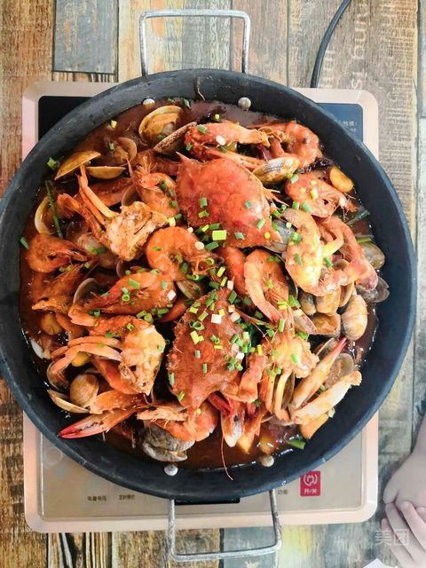 男虾女蟹海鲜大锅图片