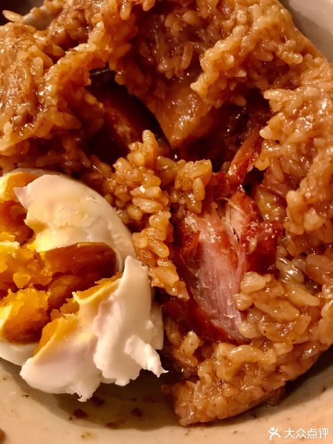 介绍:地址(在哪里):阿六粽子(虎丘农贸市场店)位于苏州市姑苏区苏州