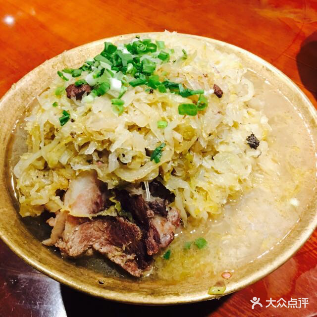 红色文化于一体的特色餐饮企业,是以传承红色文化,弘扬革命精神为宗旨