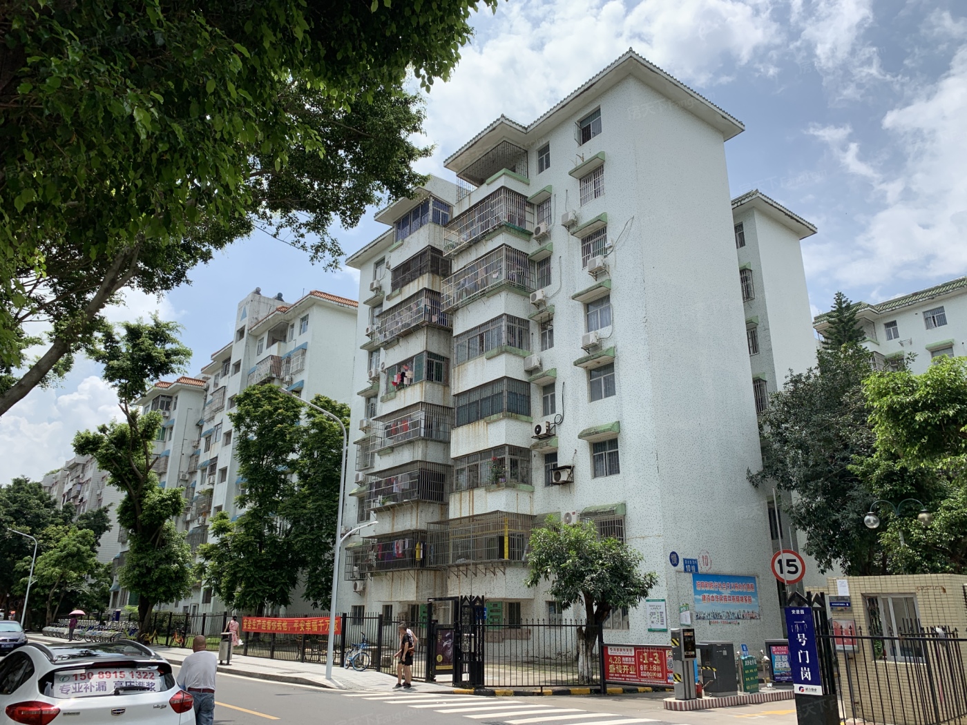 珠海市香洲区昌业路与怡华街交汇处附近西南电话:白莲新村地址(位置