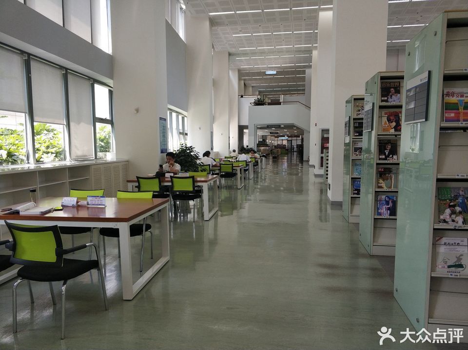 金山区图书馆图片