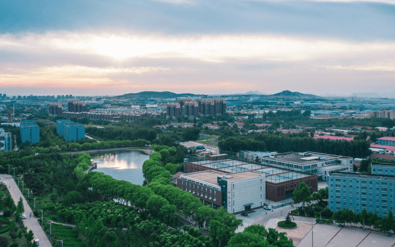 青岛理工大学琴岛校区图片