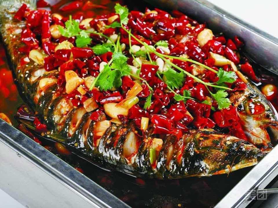 烤草鱼图片