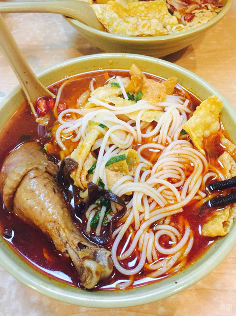 鸡腿螺蛳粉图片