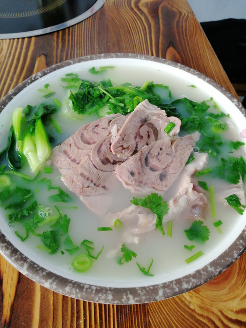 五福羊肉汤图片