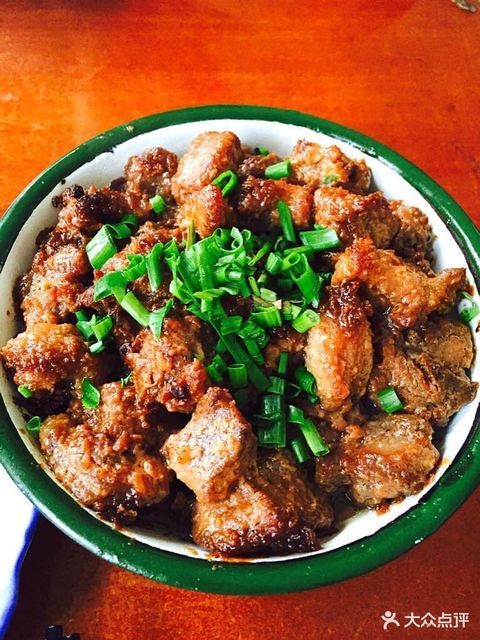 蚺城街道彩虹北路与茶乡东路交汇处南婺源县益群永和汤特色汽糕店电话