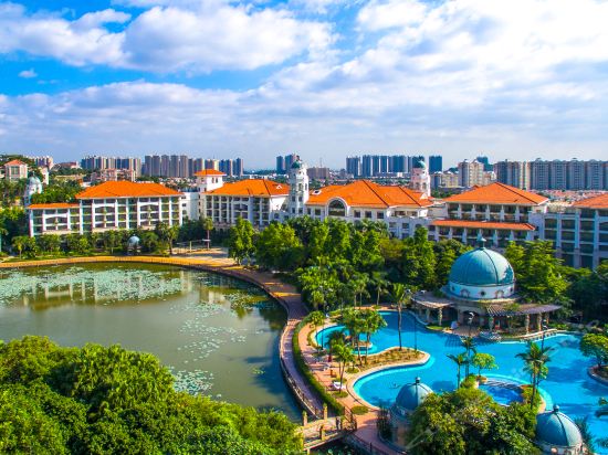 在哪儿):广州市增城区广园东路新塘路段凤凰城电话:万达嘉华酒店地址