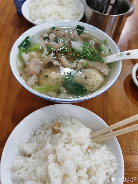 推荐菜:介绍:地址(在哪里):黑8柴火灶炝肉(笏石区政府店)位于莆田市