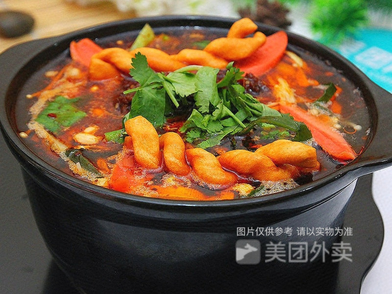 砂鍋方便麵砂鍋麻食推薦菜:地址(在哪裡):食益軒土豆粉位於咸陽市涇陽