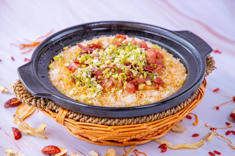 瓦煲腊味饭图片