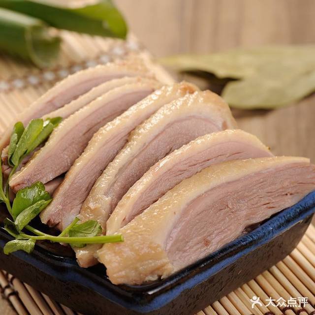 在哪儿):南京市建邺区南湖东路76-2号(南湖中心广场对面)韩复兴东北