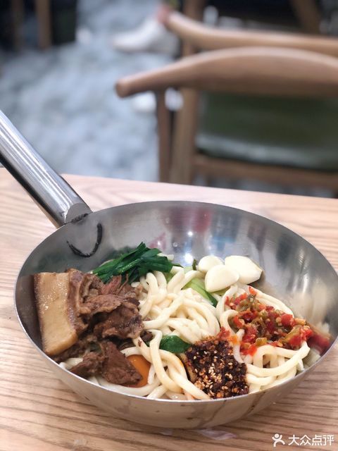 推荐菜:介绍:地址(在哪里):王小五只有剁椒面(阎良店)位于西安市阎良