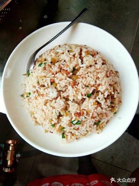 芹菜肉丝炒饭图片