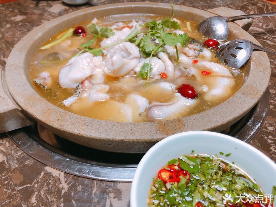 百汕石锅鱼(大发凯旋门店)图片