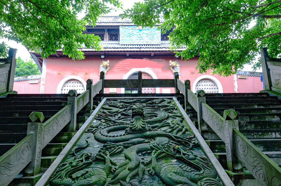 重庆大龙山公园龙法寺图片