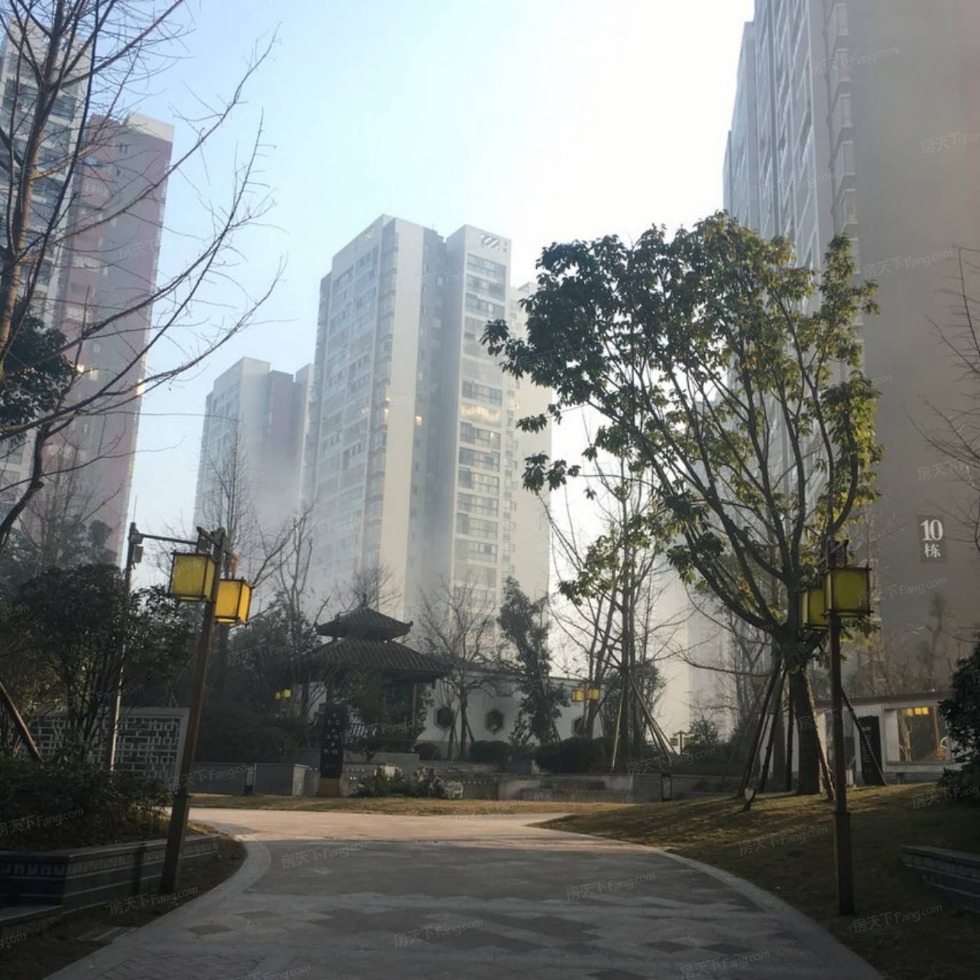 地址(在哪里):紫金城御园位于宜宾市翠屏区白沙湾街道长江北路西段附