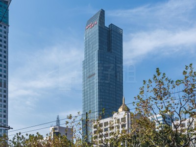 上海市浦东新区祝桥镇东翔路与盐朝公路交汇处附近北东海购物广场