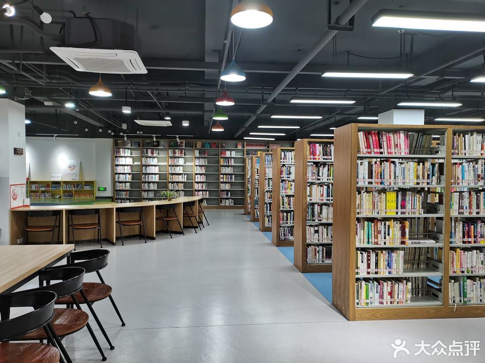 成华区图书馆分馆图片