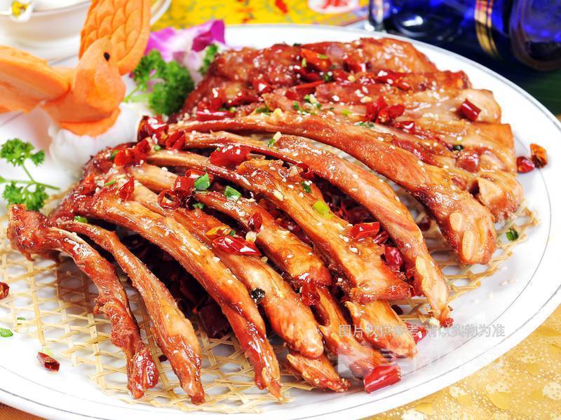 秘制烤羊排图片