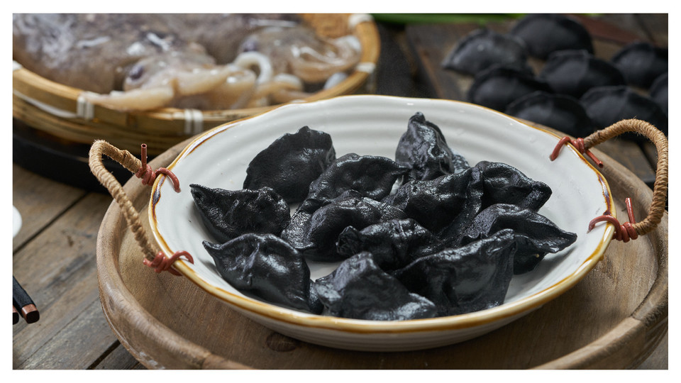 鲅鱼水饺推荐菜:介绍:地址(在哪里):船歌鱼水饺位于青岛市黄岛区滨海