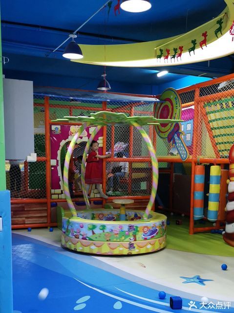 室内大型儿童游乐场