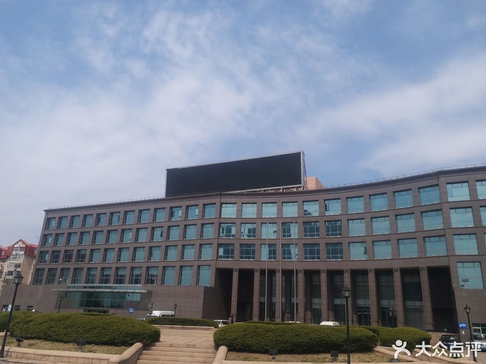 在哪,在哪里,在哪儿):青岛市市南区宁夏路200号广电大厦电话:青岛电视