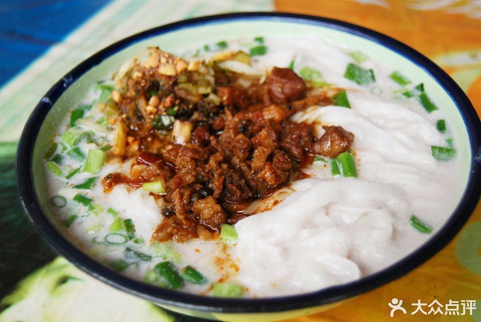 地址(在哪里):双双早晚点位于普洱市澜沧拉祜族自治县芦笙路金桥公寓