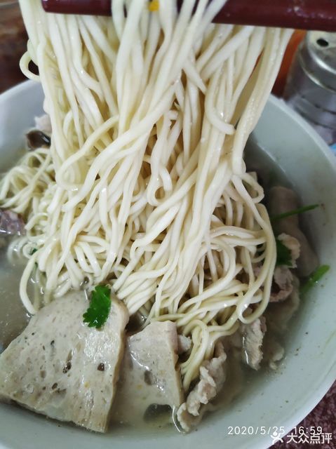 推荐菜:介绍:地址(在哪里):长毛酥面店位于汕头市潮南区成田镇陈沙