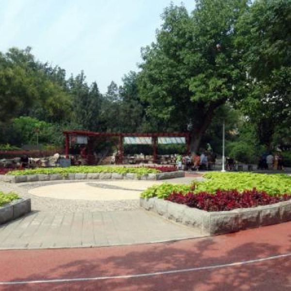 携程用户:天津的土山公园位于和平区的昆明路和云南路,贵州路,成都道