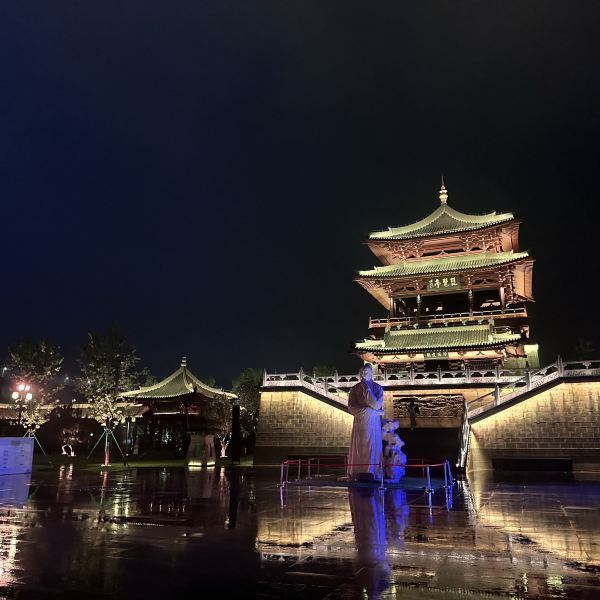 琵琶亭灯光 t11e11c8c951b22d0798bd4fe14.jpg