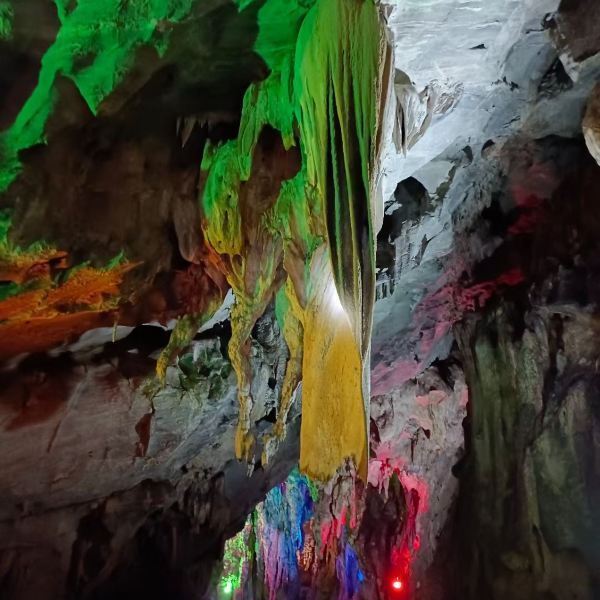 仙桥地下河景区